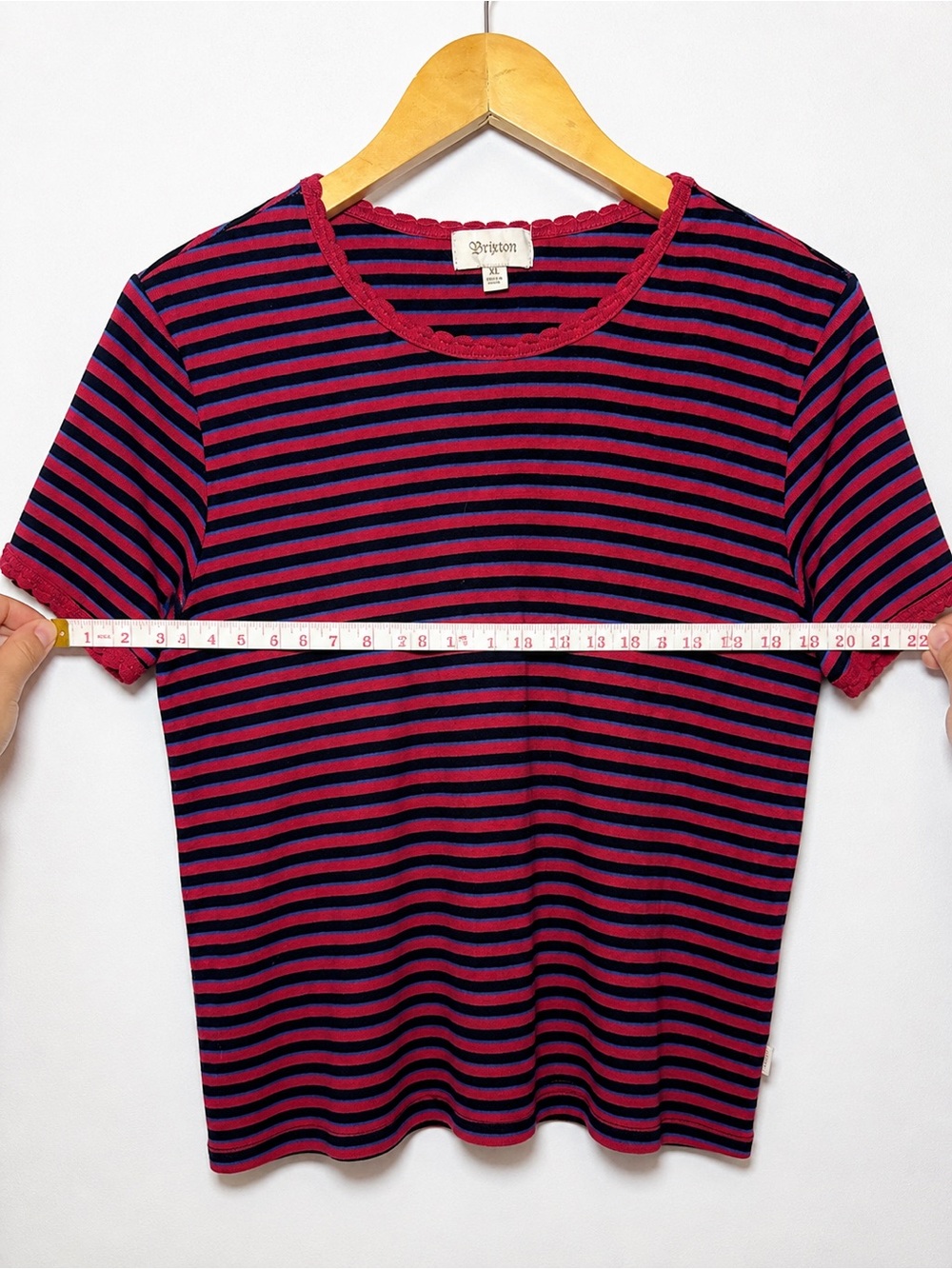 Brixton Striped Knit Top XL Red & Navy Short Sleeve Scalloped Trim - Picture 4 of 4